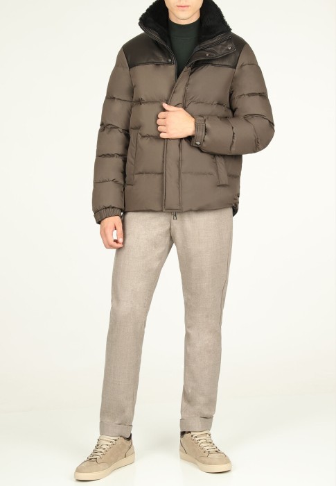 пуховик  по цене 147950 руб вид справа