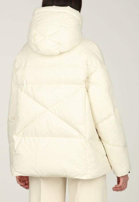 Товар белого цвета с внутренней стороны