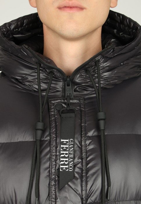 пуховик  универсального стиля с лицевой стороны