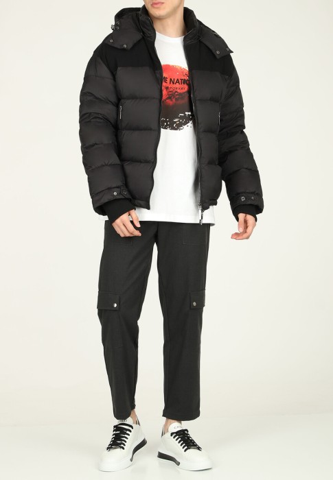 пуховик  по цене 90200 руб вид справа