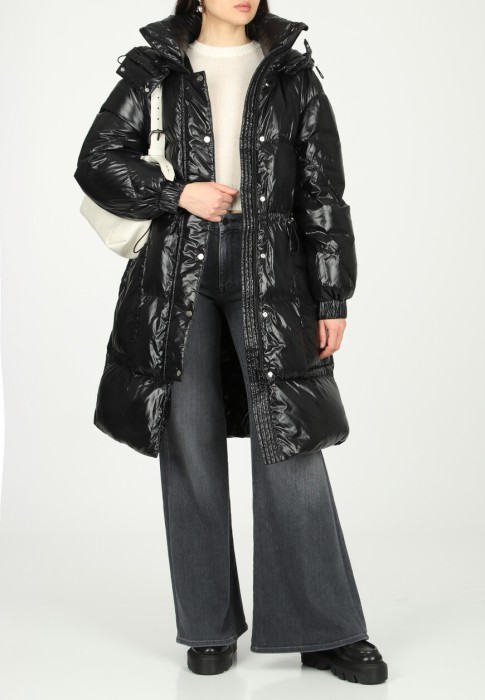 пуховик  по цене 156900 руб вид справа