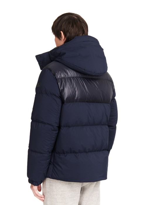 Товар синего цвета с внутренней стороны