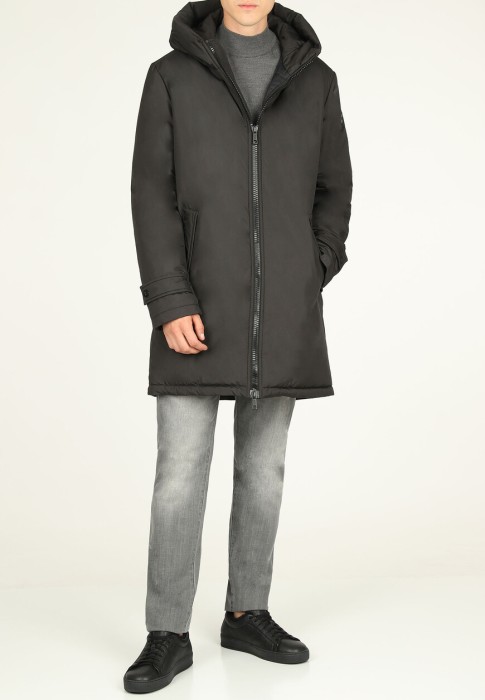 пуховик  по цене 118550 руб вид справа