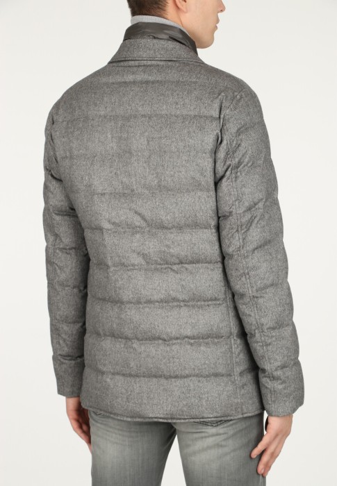 Товар серого цвета с внутренней стороны