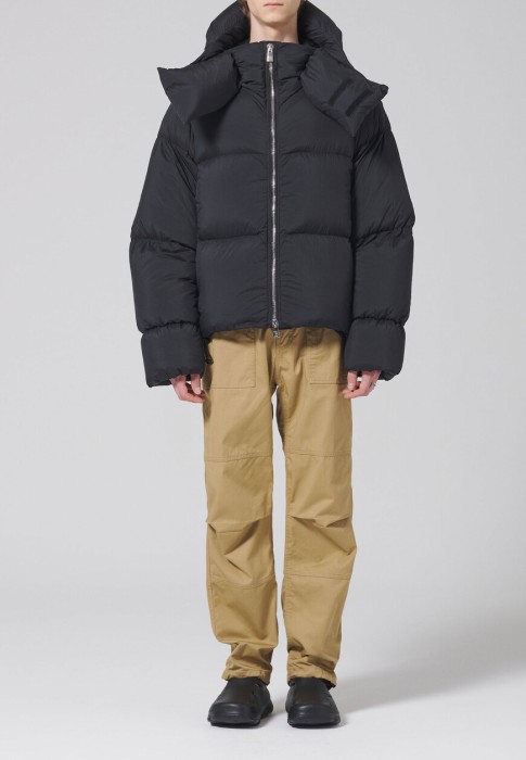 пуховик  по цене 149000 руб вид справа