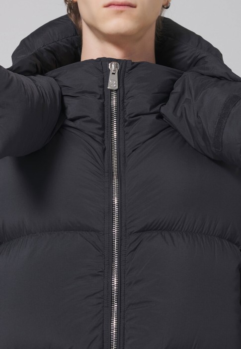 пуховик  универсального стиля с лицевой стороны