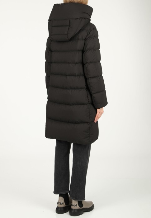 Товар черного цвета с внутренней стороны