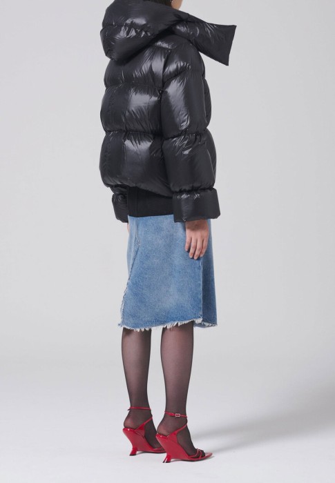 пуховик  из италии вид сбоку