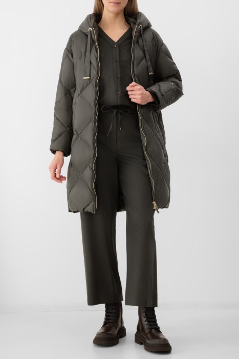 пуховик  универсального стиля с лицевой стороны