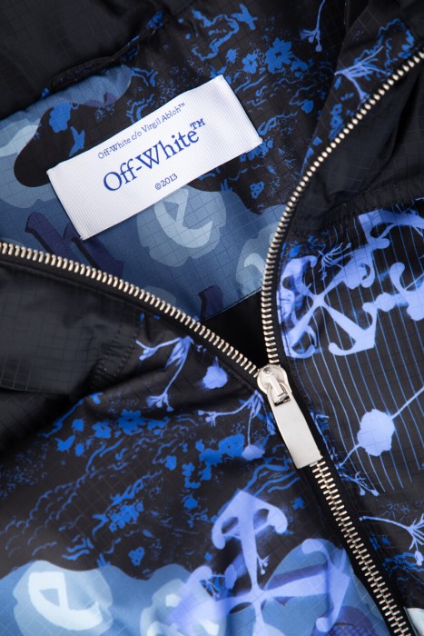 пуховик  универсального стиля с лицевой стороны