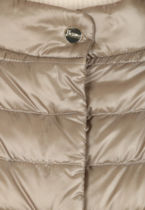 пуховик  из проверенных материалов спереди