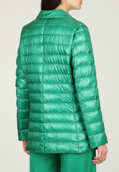 Товар зеленого цвета с внутренней стороны