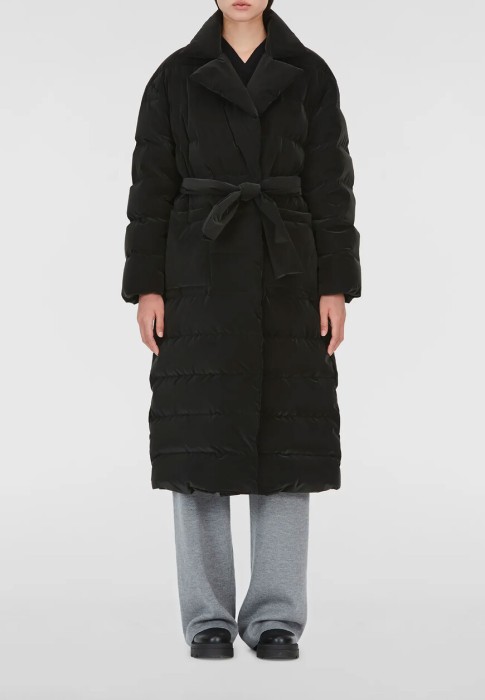 пуховик  от бренда fabiana filippi вид слева