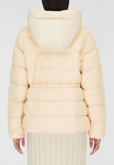 пуховик  из италии вид сбоку