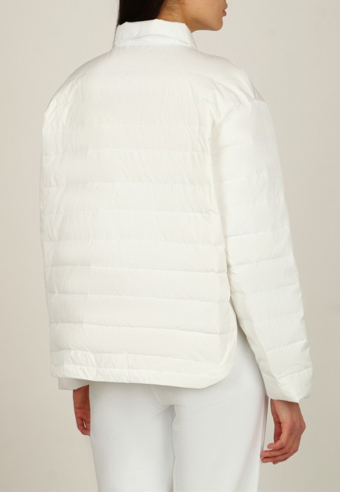 Товар белого цвета с внутренней стороны