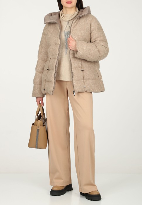 пуховик  по цене 299530 руб вид справа