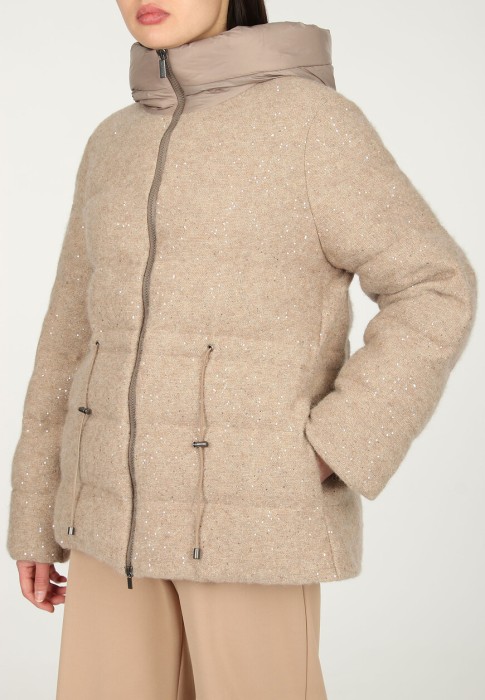 пуховик  универсального стиля с лицевой стороны