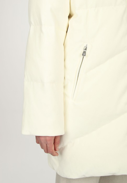 пуховик  из проверенных материалов спереди