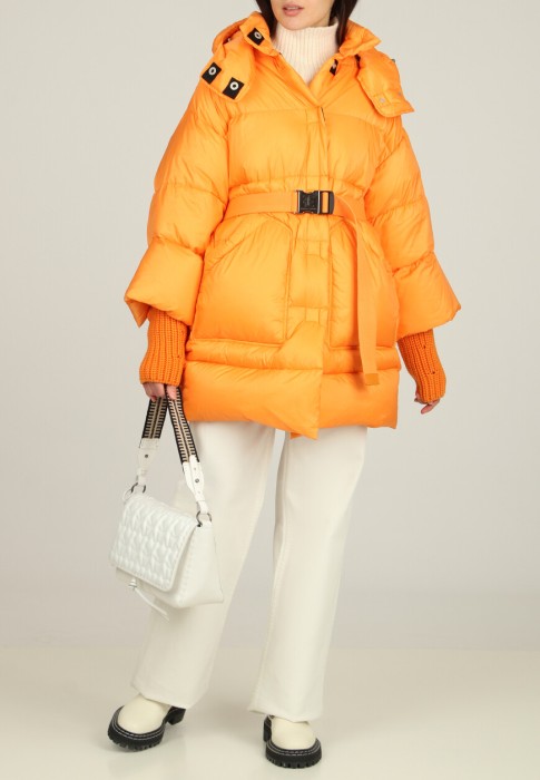 пуховик  из италии вид сбоку