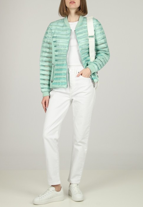 пуховик  из италии вид сбоку