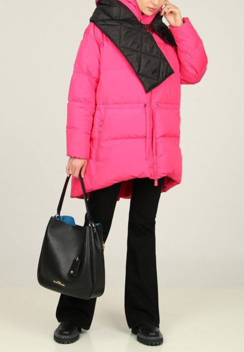 пуховик  из италии вид сбоку