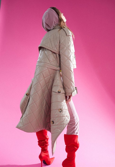 пуховик  из италии вид сбоку