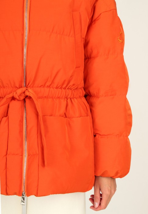 Товар оранжевого цвета с внутренней стороны