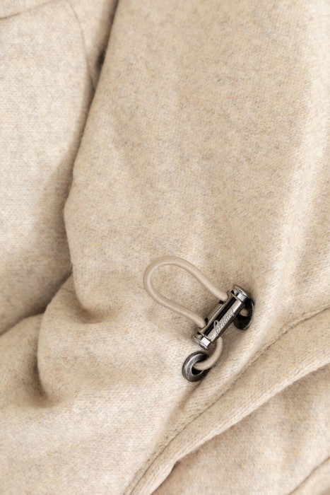 пуховик  для взрослого возраста с изнаночной стороны