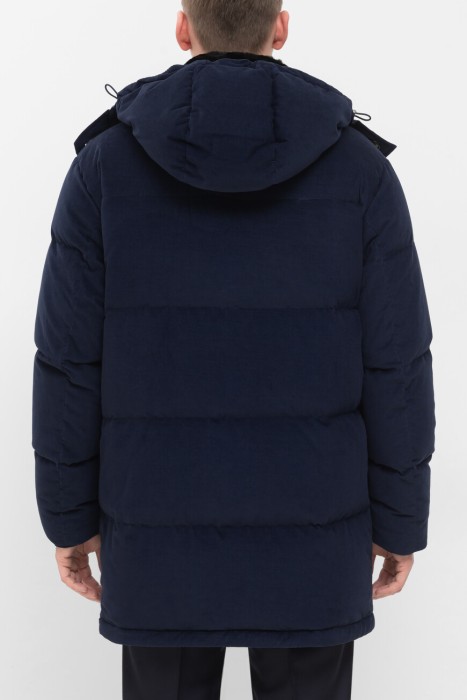 пуховик  по цене 840000 руб вид справа