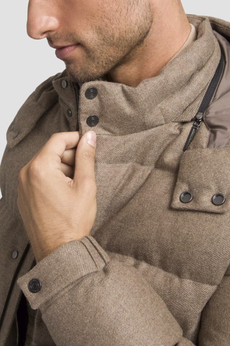 пуховик  из англии вид сбоку