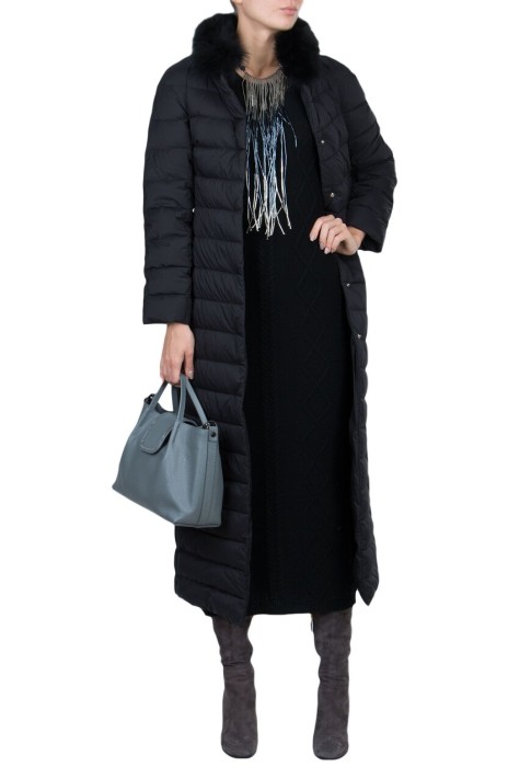 пуховик  по цене 72030 руб вид справа