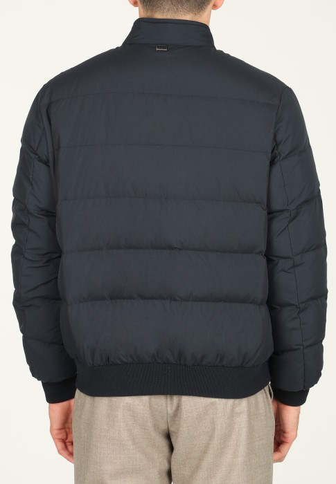 пуховик  из италии вид сбоку