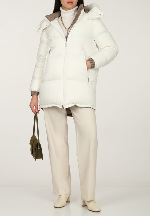 пуховик  по цене 288065 руб вид справа