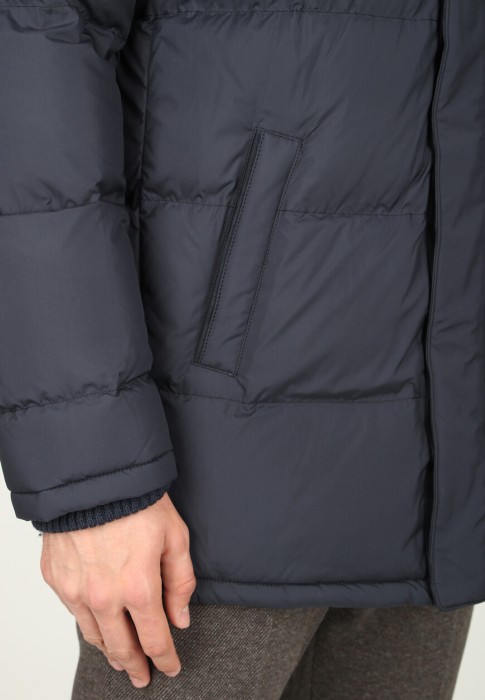 Товар синего цвета с внутренней стороны