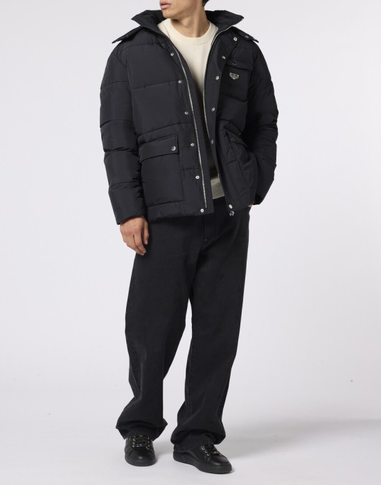 Товар черного цвета с внутренней стороны