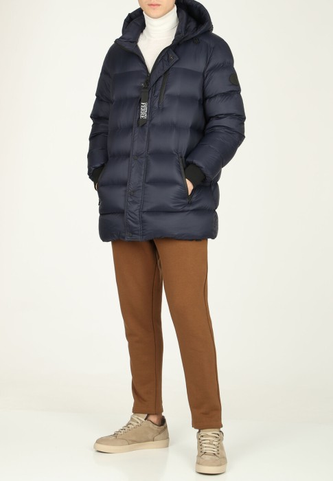 пуховик  от бренда gianfranco ferre вид слева