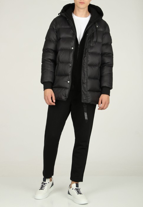 пуховик  от бренда gianfranco ferre вид слева