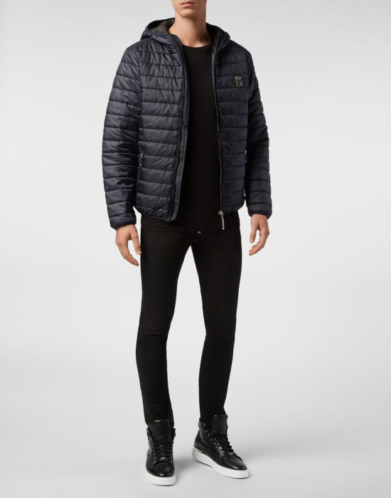 пуховик  по цене 31654 руб вид справа