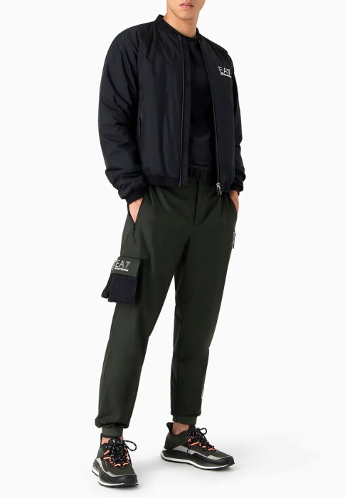 пуховик  из италии вид сбоку