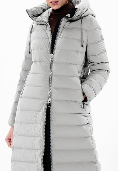 пуховик  из италии вид сбоку