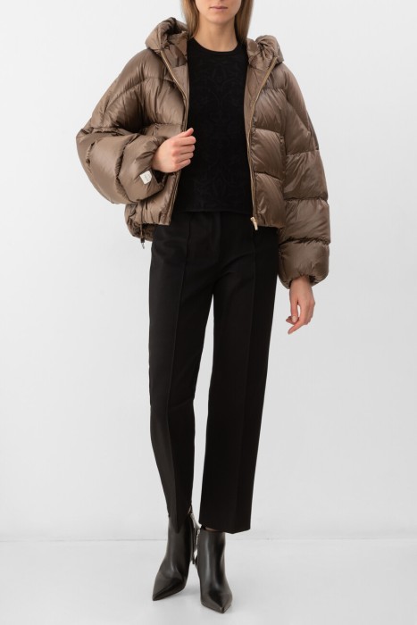 пуховик  универсального стиля с лицевой стороны