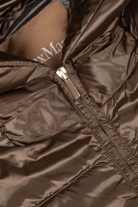 пуховик  для взрослого возраста с изнаночной стороны