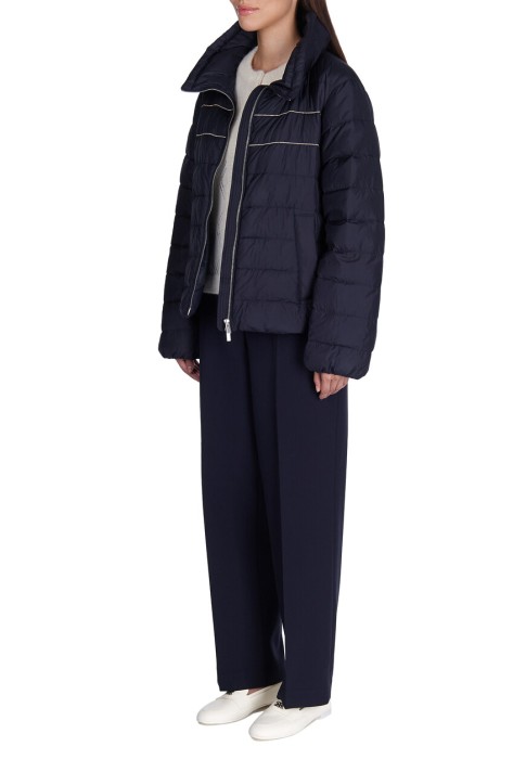 Товар синего цвета с внутренней стороны