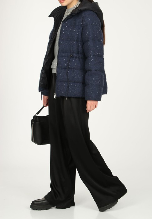 пуховик  из италии вид сбоку