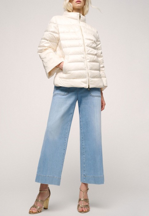 пуховик  по цене 53830 руб вид справа