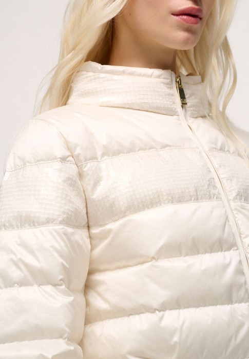 пуховик  из проверенных материалов спереди