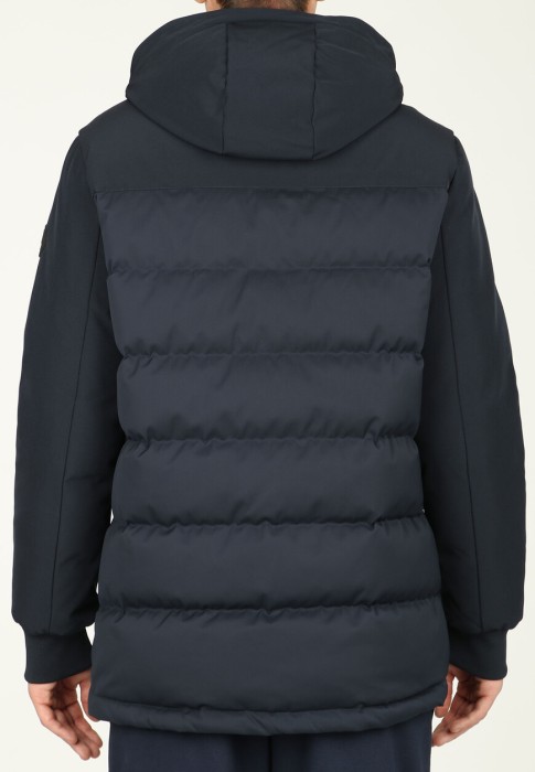 Товар синего цвета с внутренней стороны