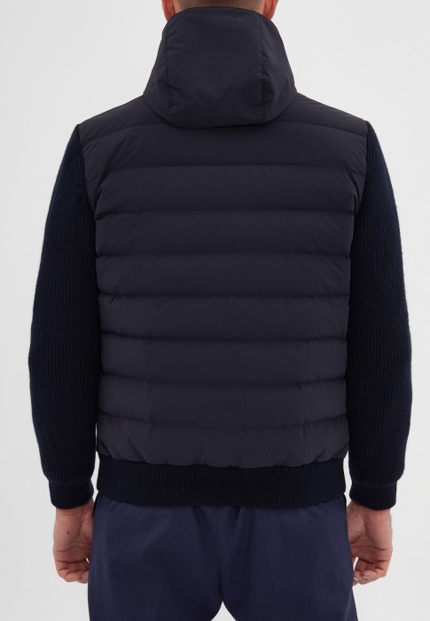 Товар синего цвета с внутренней стороны