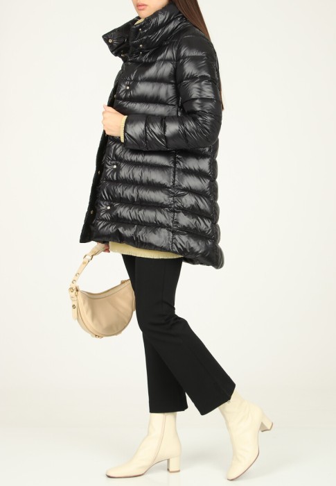 пуховик  из франции вид сбоку