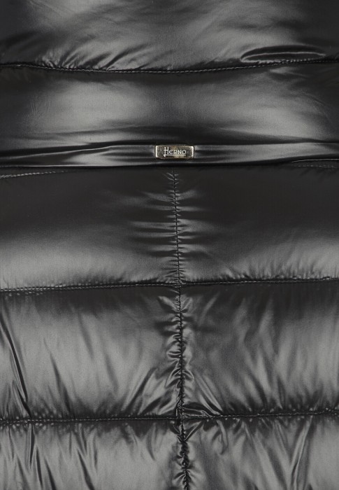 пуховик  из проверенных материалов спереди